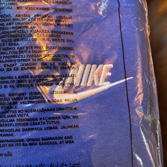 NWT Nike Big Kids’ (Boys’) Sportswear Club Pullover Hoodie Game Blue/White Large - Picture 8 of 9